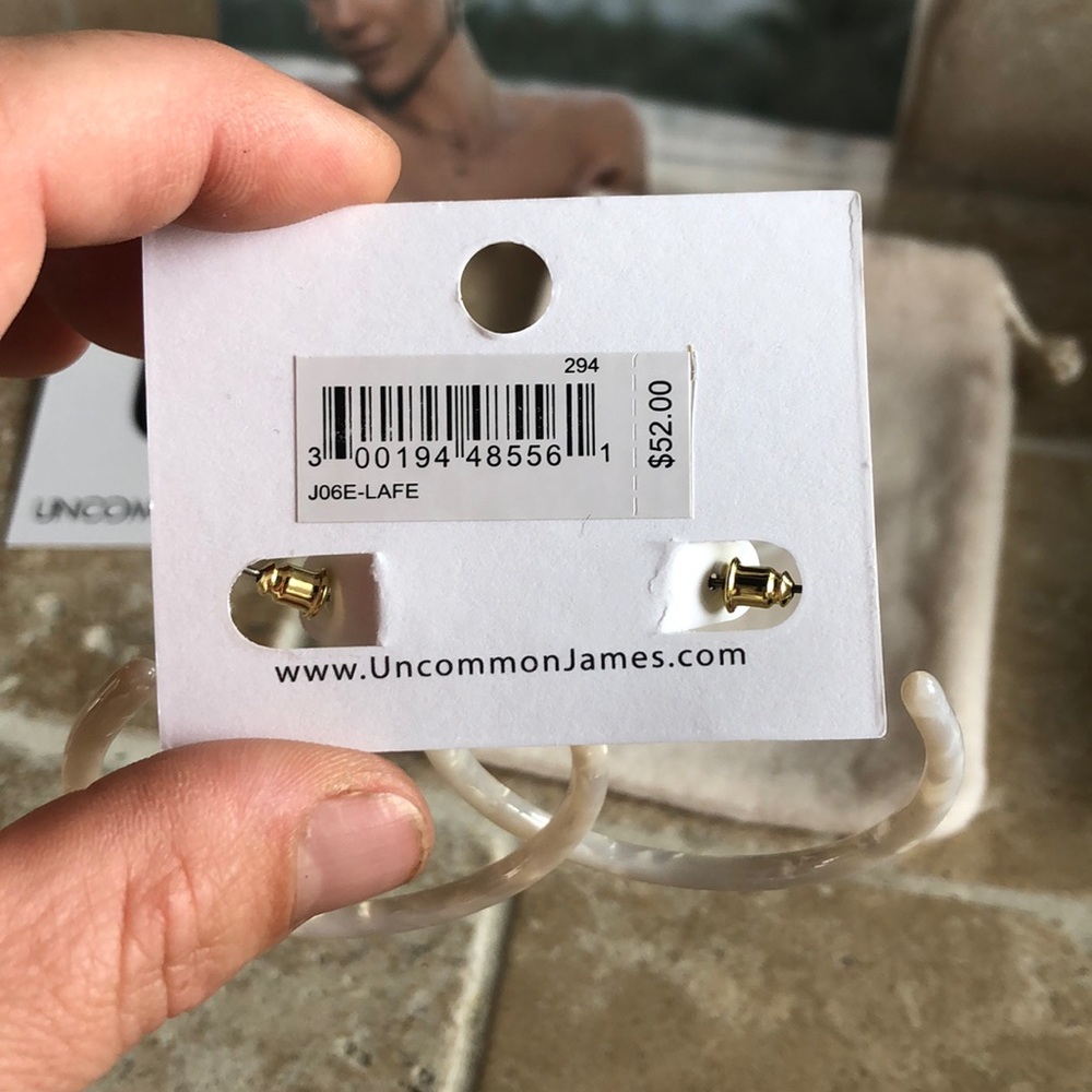 Uncommon James “la Femme” blush hoop earrings - Picture 3 of 3